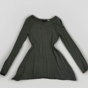 ALICE AND OLIVIA SIZE XS OLIVE GREEN LONG SLEEVE BASE